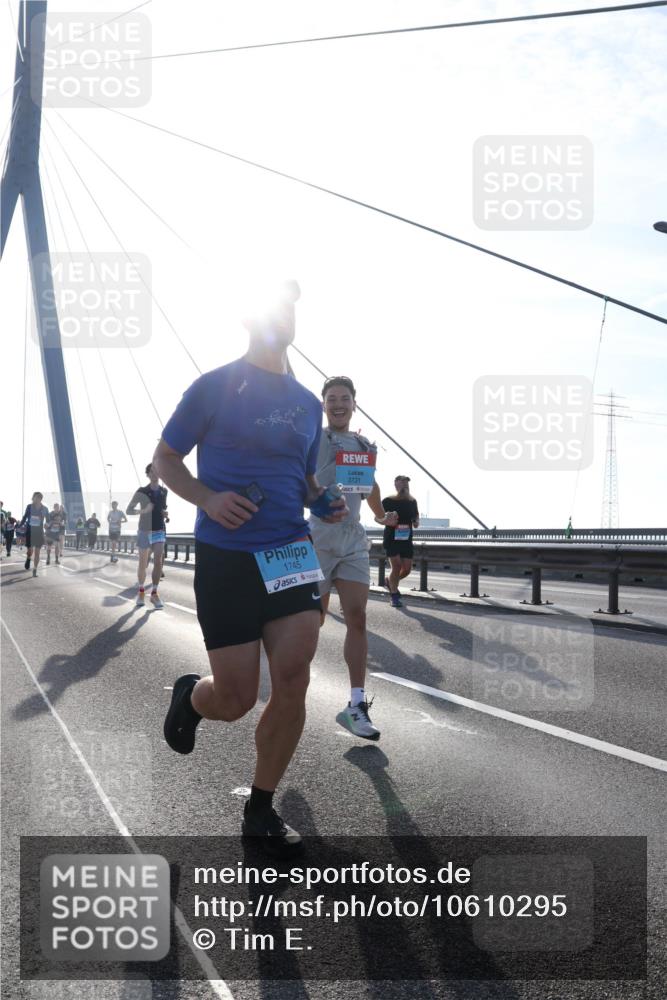 03.10.2026 - Köhlbrandbrückenlauf Tim E. http://msf.ph/oto/10610295 03.10.2026 09:24:46 Position 1 7001, 1745, 3731 meine-sportfotos.de