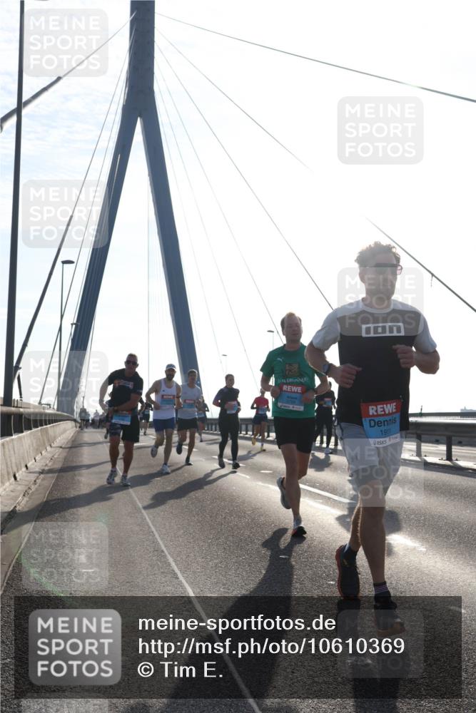 03.10.2026 - Köhlbrandbrückenlauf Tim E. http://msf.ph/oto/10610369 03.10.2026 09:24:52 Position 1 1911 meine-sportfotos.de