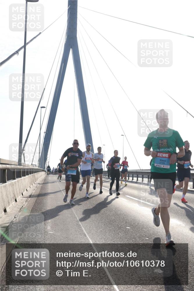 03.10.2026 - Köhlbrandbrückenlauf Tim E. http://msf.ph/oto/10610378 03.10.2026 09:24:53 Position 1 3799 meine-sportfotos.de