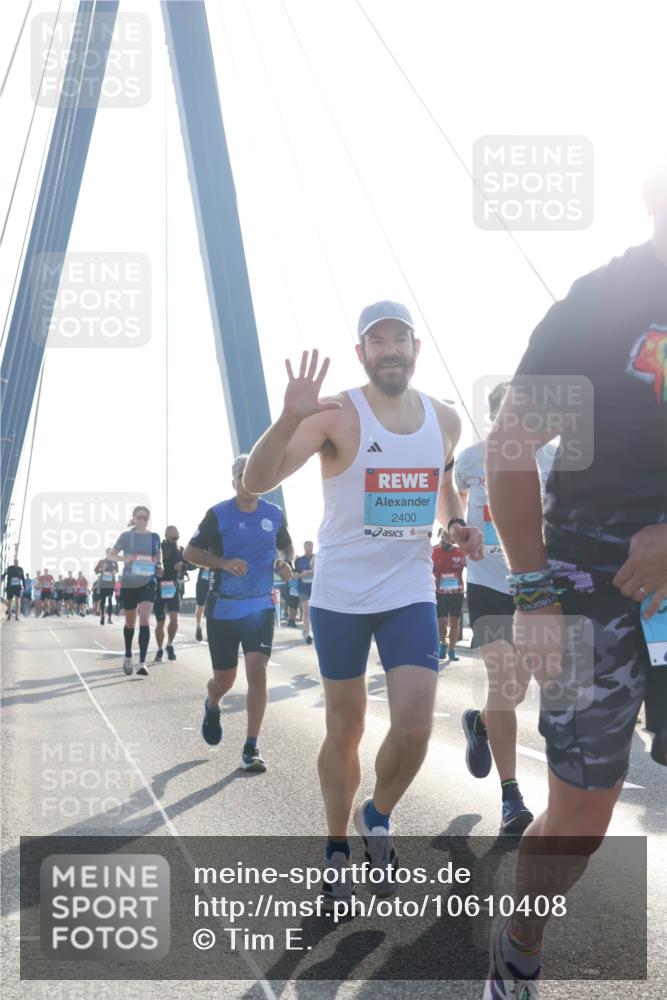 03.10.2026 - Köhlbrandbrückenlauf Tim E. http://msf.ph/oto/10610408 03.10.2026 09:24:55 Position 1 2400, 08 meine-sportfotos.de