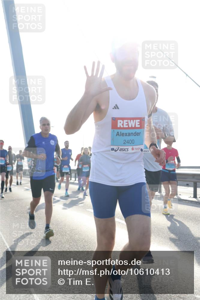 03.10.2026 - Köhlbrandbrückenlauf Tim E. http://msf.ph/oto/10610413 03.10.2026 09:24:55 Position 1 2400 meine-sportfotos.de