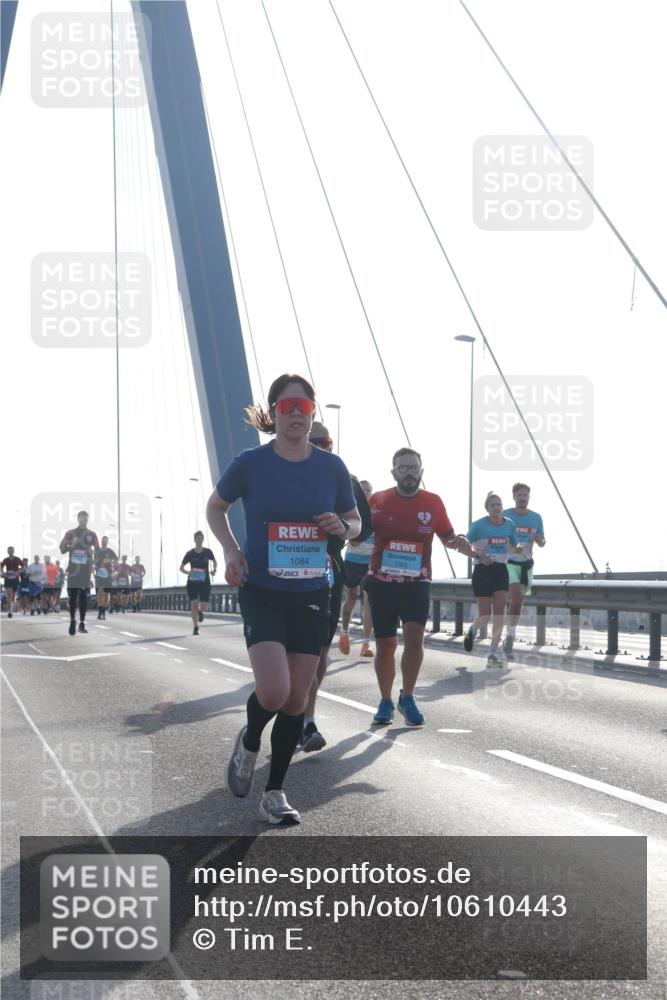 03.10.2026 - Köhlbrandbrückenlauf Tim E. http://msf.ph/oto/10610443 03.10.2026 09:24:58 Position 1 1084, 1325 meine-sportfotos.de