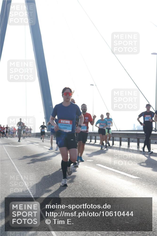 03.10.2026 - Köhlbrandbrückenlauf Tim E. http://msf.ph/oto/10610444 03.10.2026 09:24:58 Position 1 1084 meine-sportfotos.de