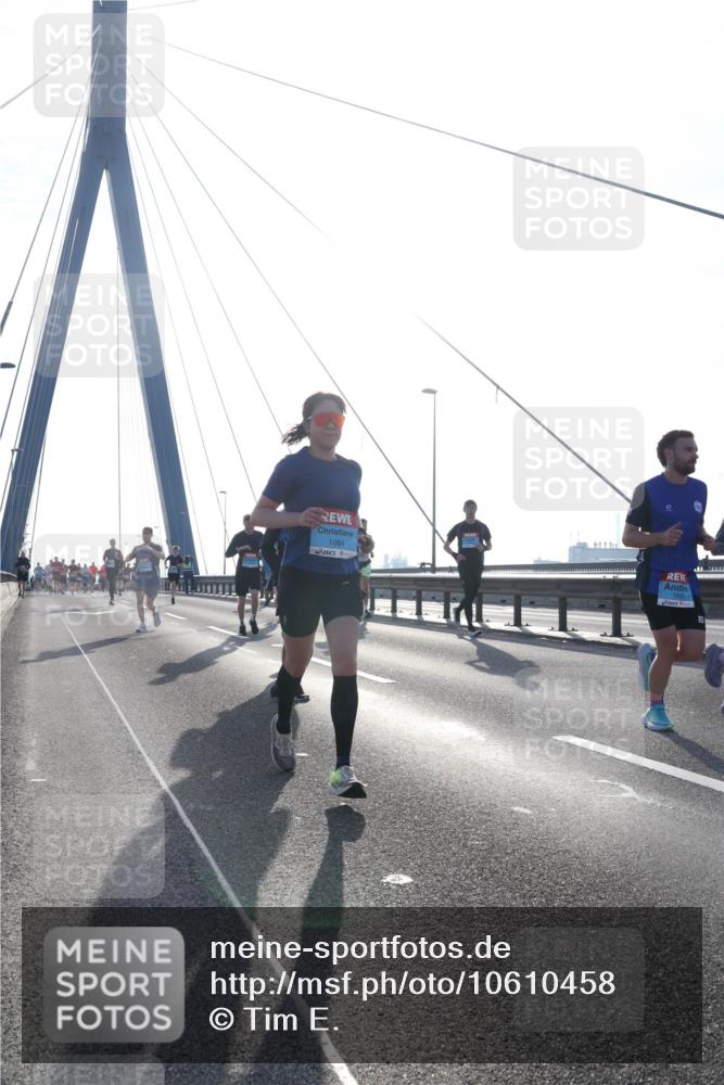 03.10.2026 - Köhlbrandbrückenlauf Tim E. http://msf.ph/oto/10610458 03.10.2026 09:24:59 Position 1 1084, 1831 meine-sportfotos.de