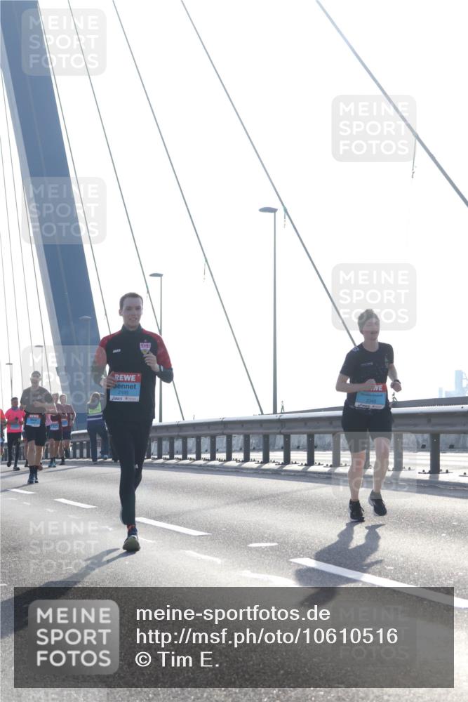 03.10.2026 - Köhlbrandbrückenlauf Tim E. http://msf.ph/oto/10610516 03.10.2026 09:25:04 Position 1  meine-sportfotos.de