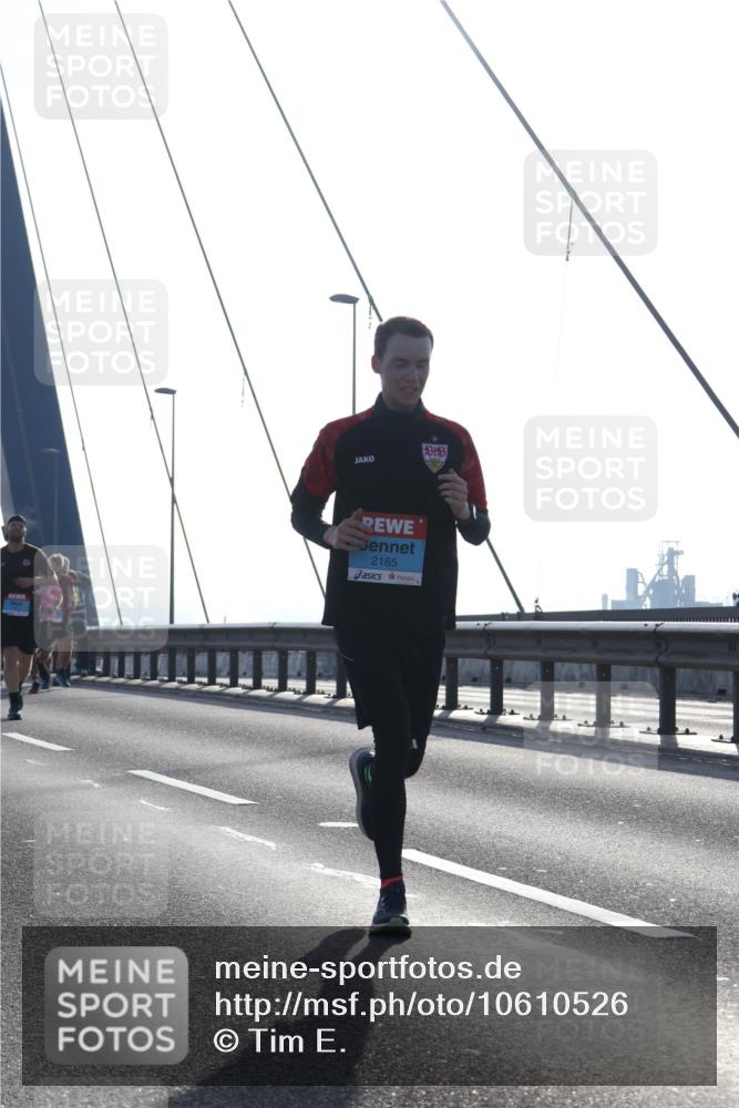 03.10.2026 - Köhlbrandbrückenlauf Tim E. http://msf.ph/oto/10610526 03.10.2026 09:25:06 Position 1 18, 2185 meine-sportfotos.de