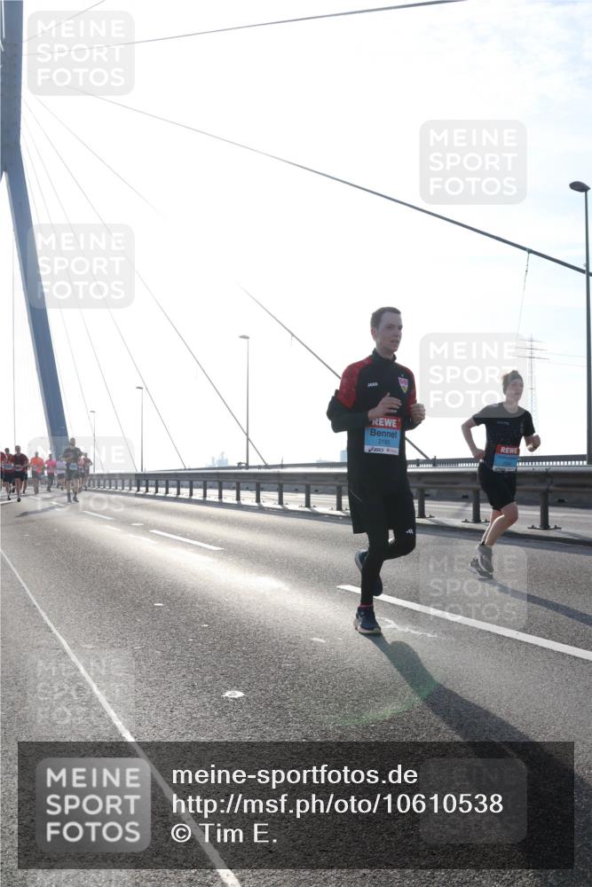 03.10.2026 - Köhlbrandbrückenlauf Tim E. http://msf.ph/oto/10610538 03.10.2026 09:25:08 Position 1 2185 meine-sportfotos.de