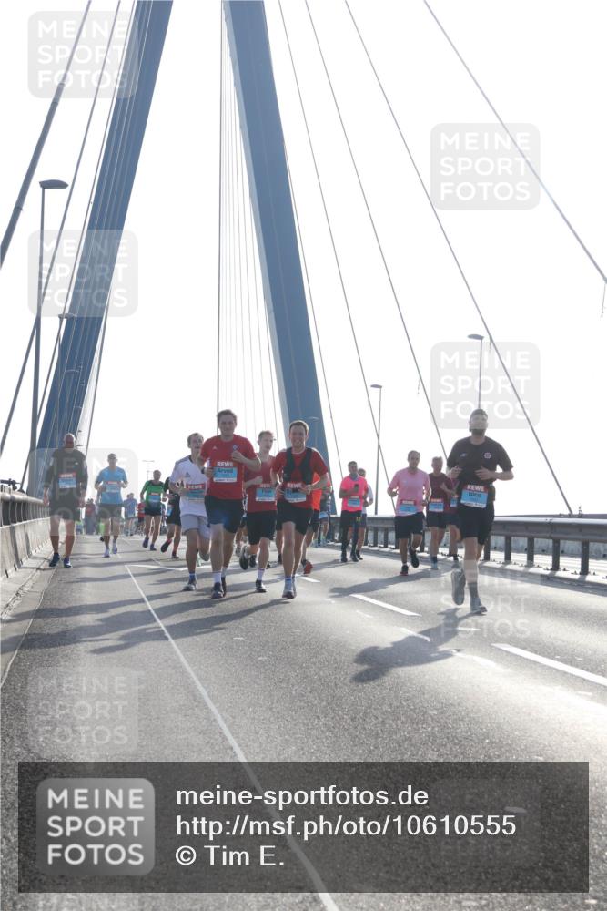 03.10.2026 - Köhlbrandbrückenlauf Tim E. http://msf.ph/oto/10610555 03.10.2026 09:25:10 Position 1  meine-sportfotos.de