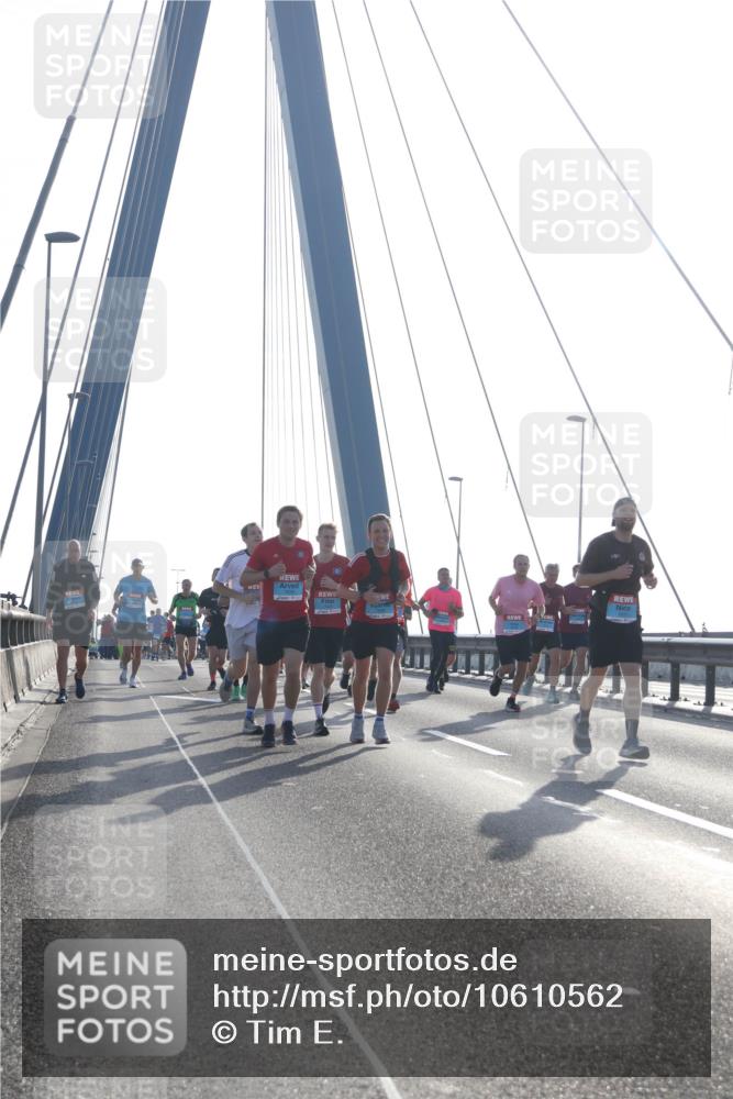 03.10.2026 - Köhlbrandbrückenlauf Tim E. http://msf.ph/oto/10610562 03.10.2026 09:25:11 Position 1  meine-sportfotos.de