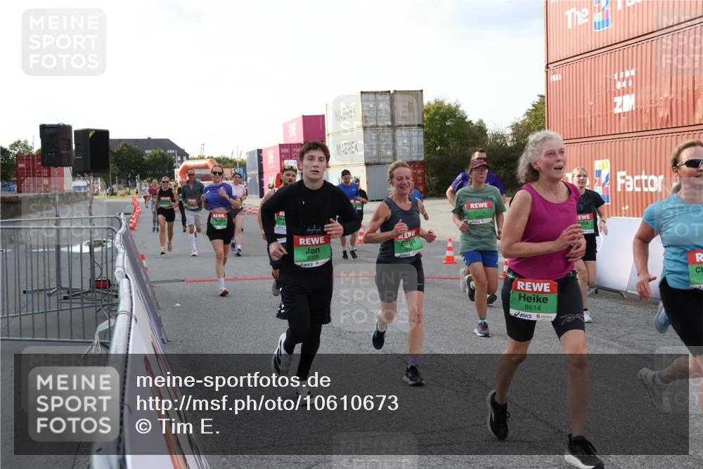 03.10.2026 - Köhlbrandbrückenlauf Tim E. http://msf.ph/oto/10610673 03.10.2026 16:16:41 Ziel 7056, 7570, 7658, 7659, 8161, 8213, 8442, 8467, 8614, 8674, 8675, 8706, 8734, 8775, 8904, 9039, 9055, 9088, 9104, 9128, 9321, 9771, 9806 meine-sportfotos.de