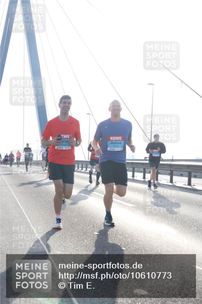 03.10.2026 - Köhlbrandbrückenlauf Tim E. http://msf.ph/oto/10610773 03.10.2026 09:25:33 Position 1 1108, 1109 meine-sportfotos.de