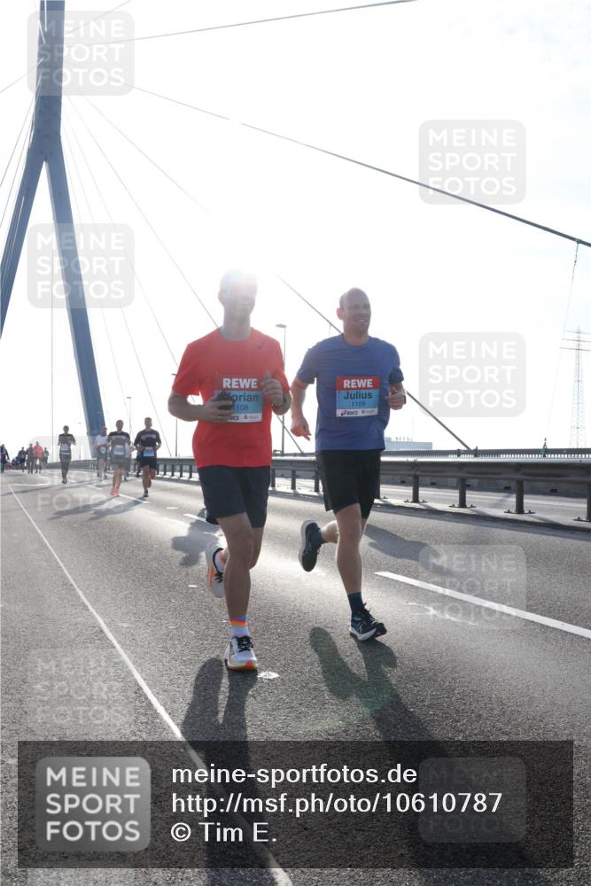 03.10.2026 - Köhlbrandbrückenlauf Tim E. http://msf.ph/oto/10610787 03.10.2026 09:25:33 Position 1 1108, 1109 meine-sportfotos.de