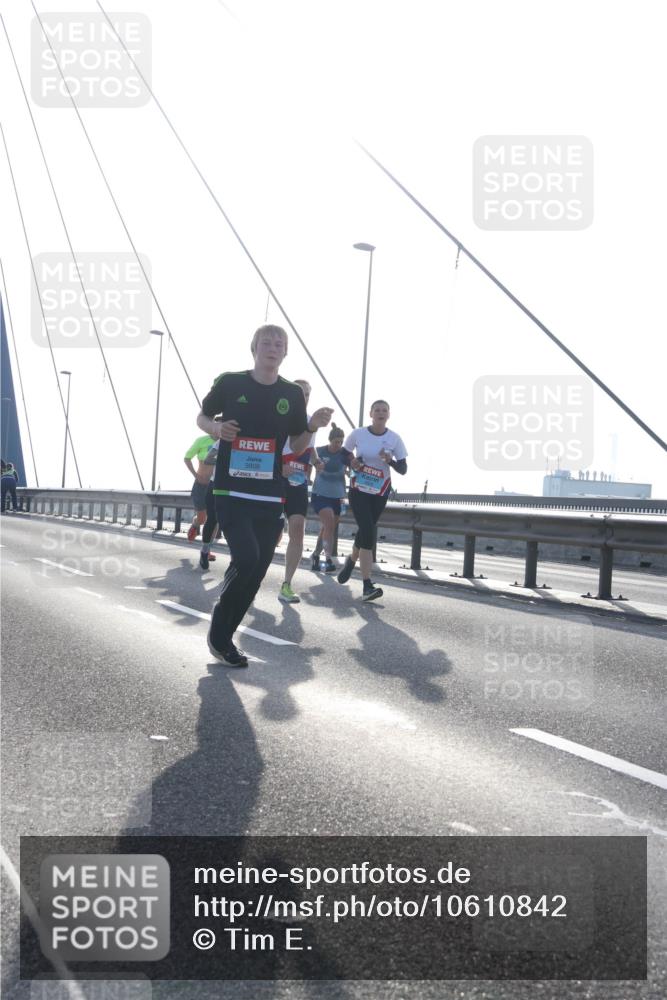 03.10.2026 - Köhlbrandbrückenlauf Tim E. http://msf.ph/oto/10610842 03.10.2026 09:25:38 Position 1 3808 meine-sportfotos.de