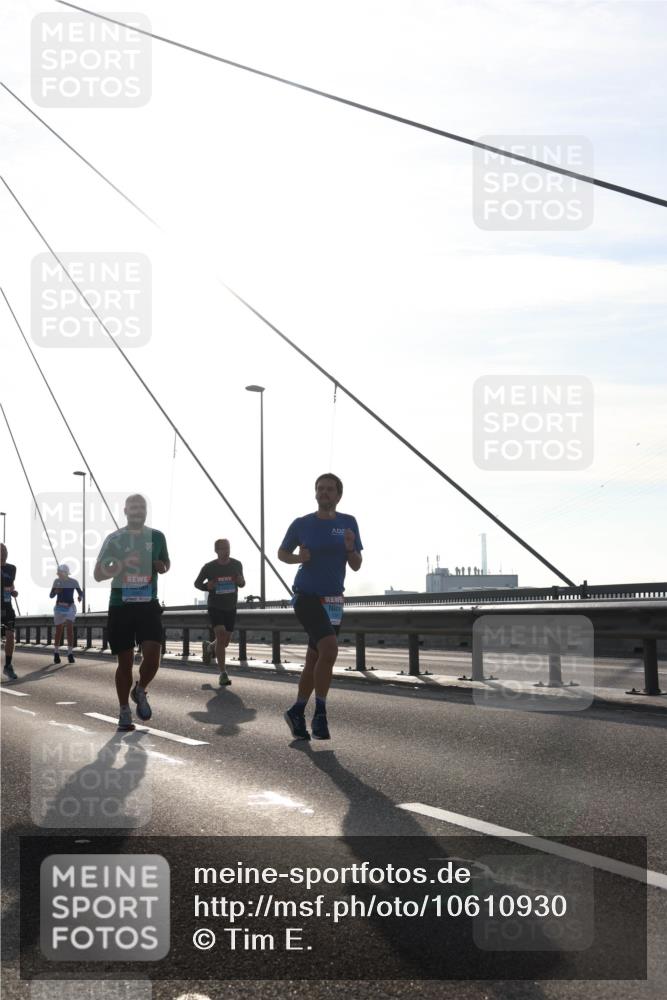 03.10.2026 - Köhlbrandbrückenlauf Tim E. http://msf.ph/oto/10610930 03.10.2026 09:25:57 Position 1  meine-sportfotos.de