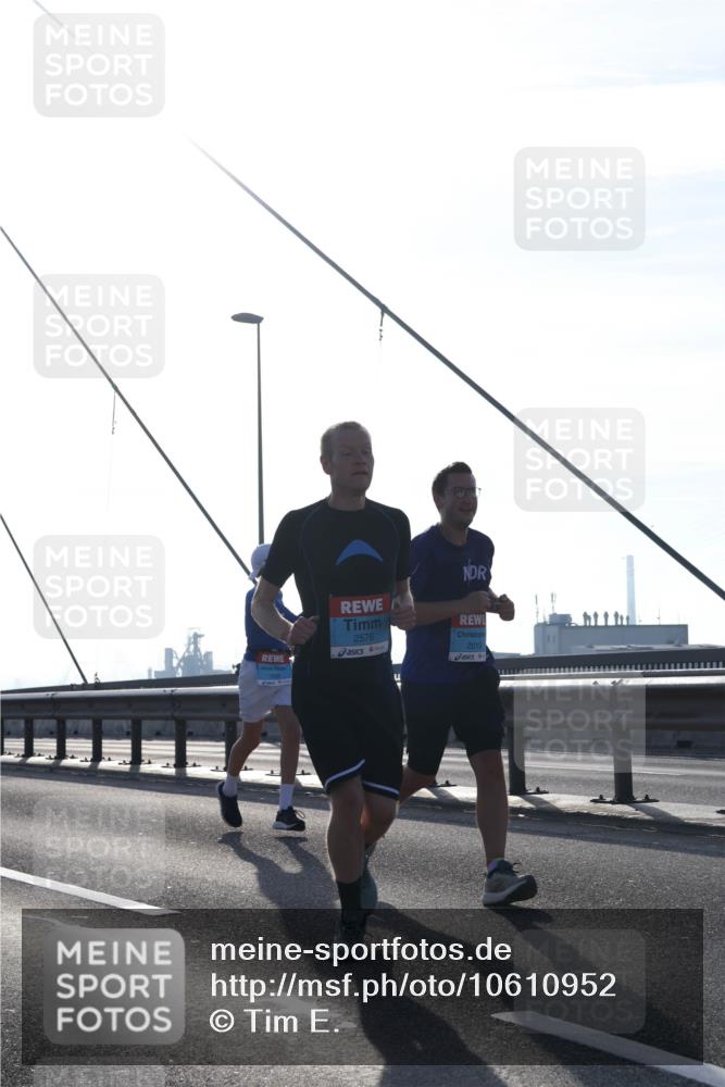03.10.2026 - Köhlbrandbrückenlauf Tim E. http://msf.ph/oto/10610952 03.10.2026 09:26:01 Position 1 2576, 2019 meine-sportfotos.de