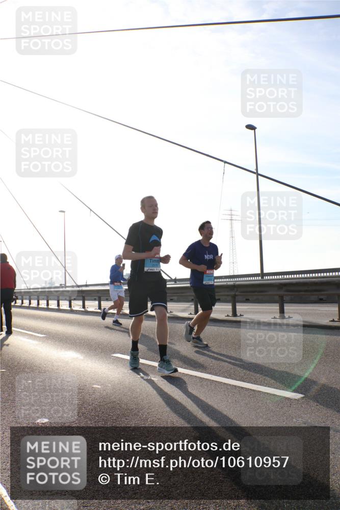 03.10.2026 - Köhlbrandbrückenlauf Tim E. http://msf.ph/oto/10610957 03.10.2026 09:26:02 Position 1  meine-sportfotos.de
