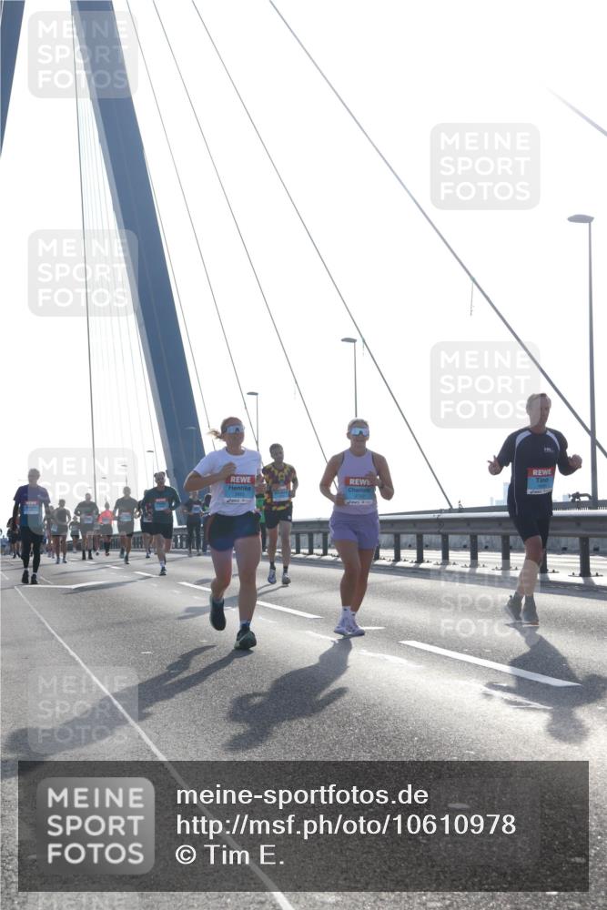 03.10.2026 - Köhlbrandbrückenlauf Tim E. http://msf.ph/oto/10610978 03.10.2026 09:26:07 Position 1  meine-sportfotos.de