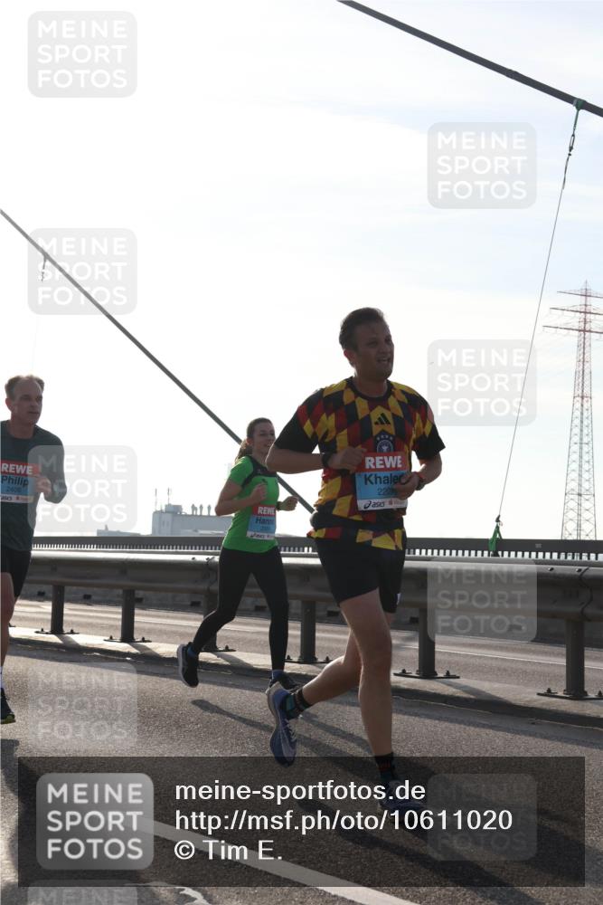 03.10.2026 - Köhlbrandbrückenlauf Tim E. http://msf.ph/oto/10611020 03.10.2026 09:26:12 Position 1 2406, 2209 meine-sportfotos.de