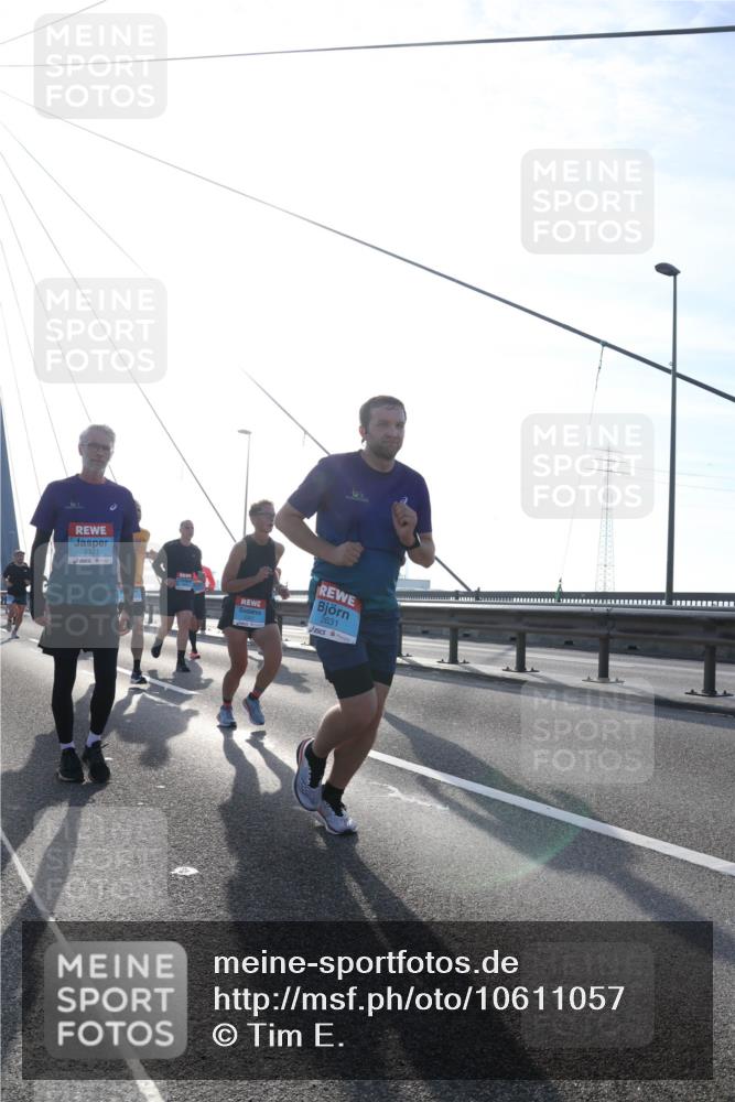 03.10.2026 - Köhlbrandbrückenlauf Tim E. http://msf.ph/oto/10611057 03.10.2026 09:26:18 Position 1 2321, 2631 meine-sportfotos.de