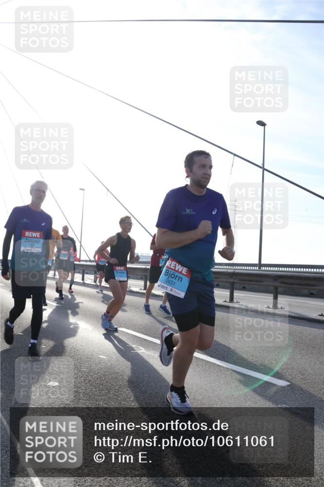 03.10.2026 - Köhlbrandbrückenlauf Tim E. http://msf.ph/oto/10611061 03.10.2026 09:26:18 Position 1 2321, 2631 meine-sportfotos.de