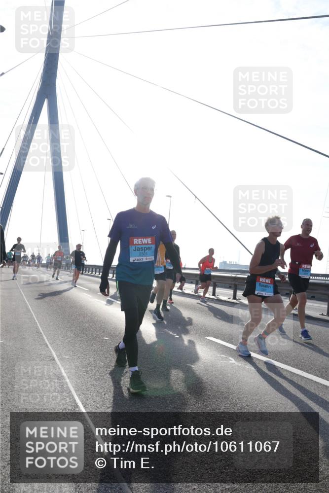 03.10.2026 - Köhlbrandbrückenlauf Tim E. http://msf.ph/oto/10611067 03.10.2026 09:26:19 Position 1 2321 meine-sportfotos.de