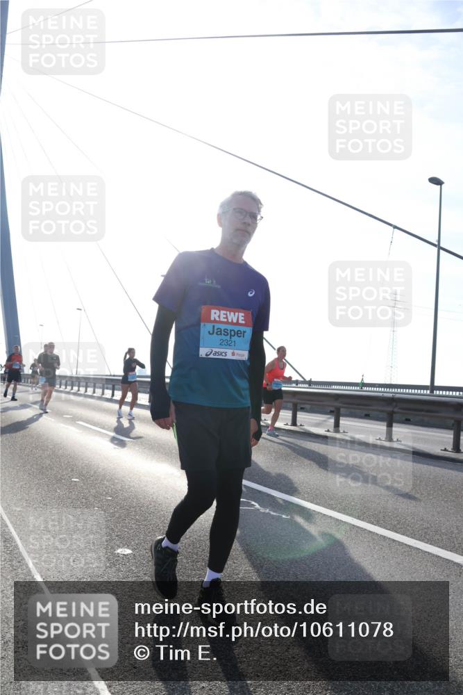 03.10.2026 - Köhlbrandbrückenlauf Tim E. http://msf.ph/oto/10611078 03.10.2026 09:26:19 Position 1 2321 meine-sportfotos.de