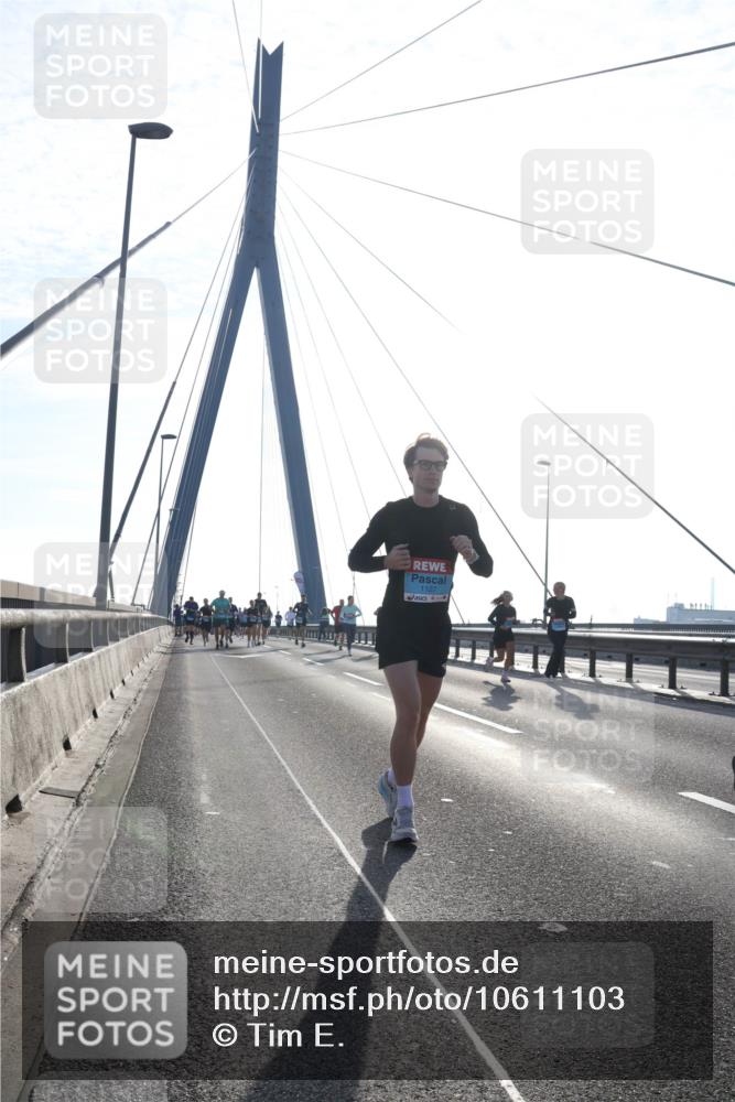03.10.2026 - Köhlbrandbrückenlauf Tim E. http://msf.ph/oto/10611103 03.10.2026 09:26:24 Position 1 1127 meine-sportfotos.de