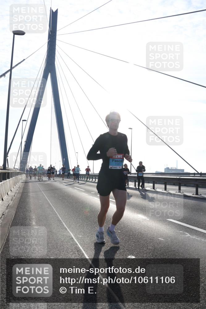 03.10.2026 - Köhlbrandbrückenlauf Tim E. http://msf.ph/oto/10611106 03.10.2026 09:26:25 Position 1 1127 meine-sportfotos.de