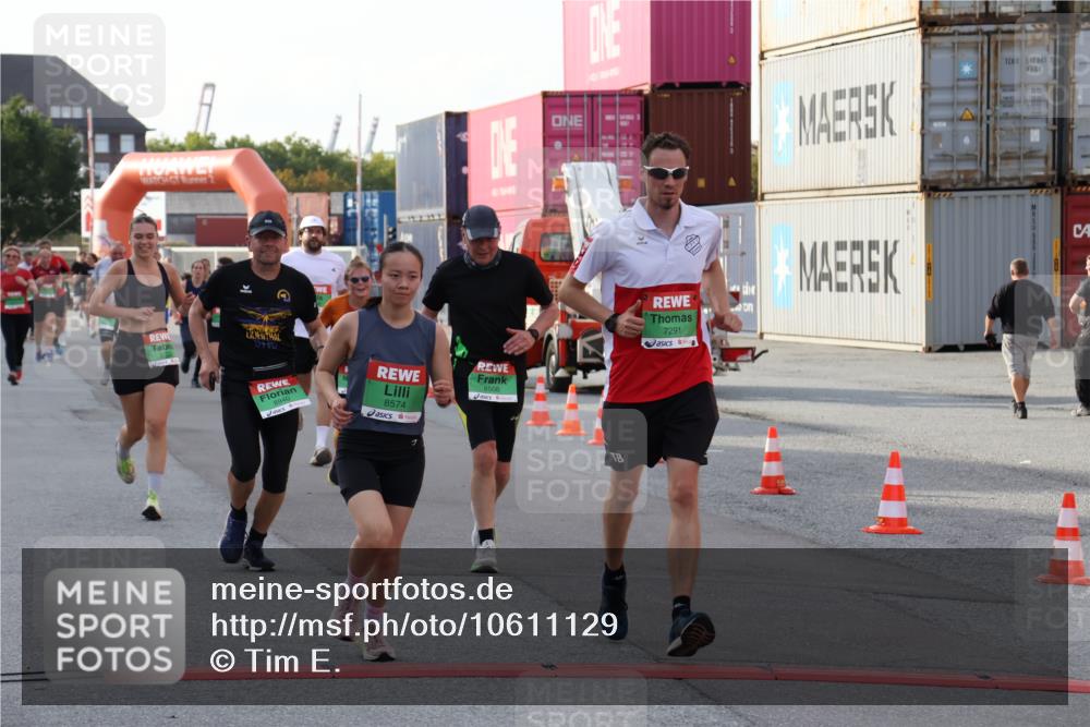03.10.2026 - Köhlbrandbrückenlauf Tim E. http://msf.ph/oto/10611129 03.10.2026 16:17:03 Ziel 7031, 7291, 7467, 7471, 7472, 7776, 7932, 8034, 8386, 8508, 8574, 8702, 8940 meine-sportfotos.de