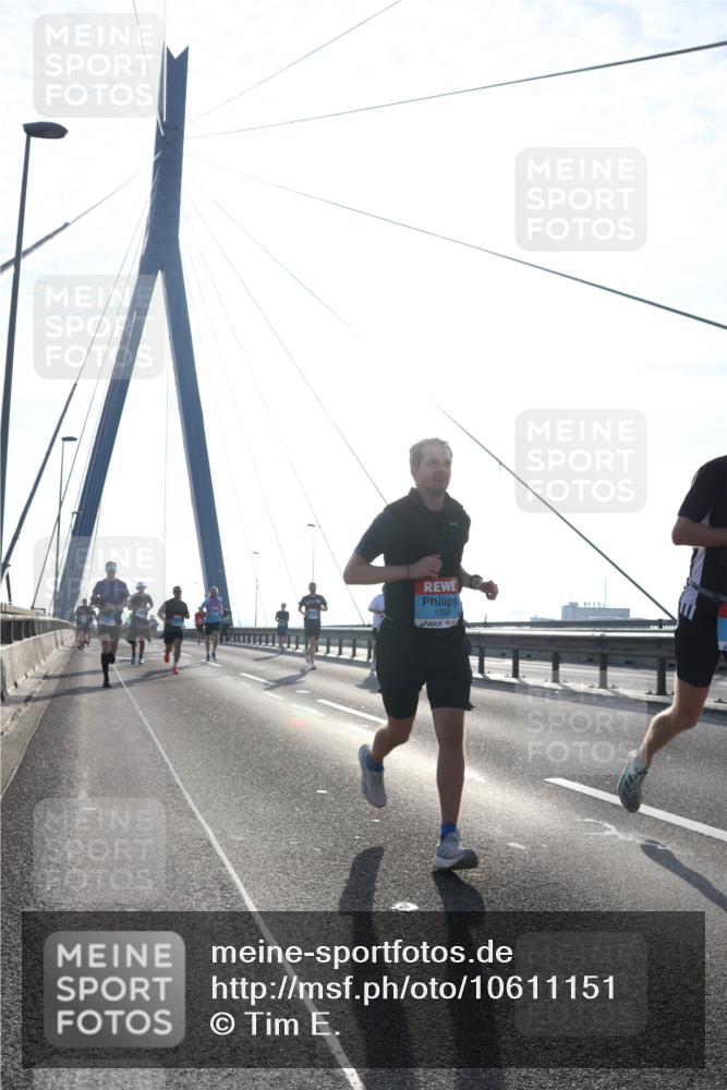 03.10.2026 - Köhlbrandbrückenlauf Tim E. http://msf.ph/oto/10611151 03.10.2026 09:26:34 Position 1 1339 meine-sportfotos.de