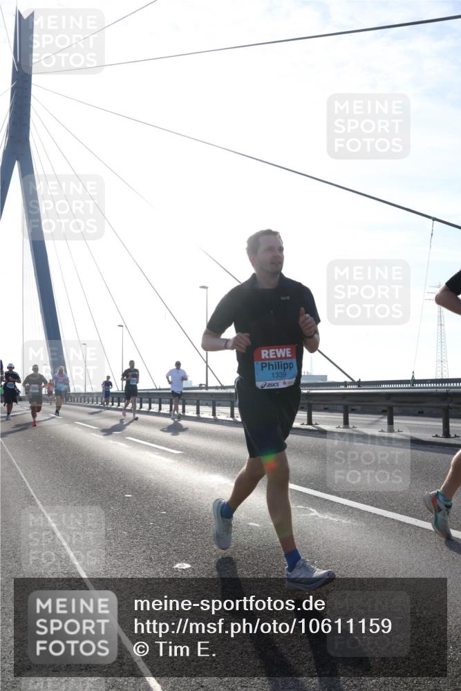 03.10.2026 - Köhlbrandbrückenlauf Tim E. http://msf.ph/oto/10611159 03.10.2026 09:26:35 Position 1 1339 meine-sportfotos.de
