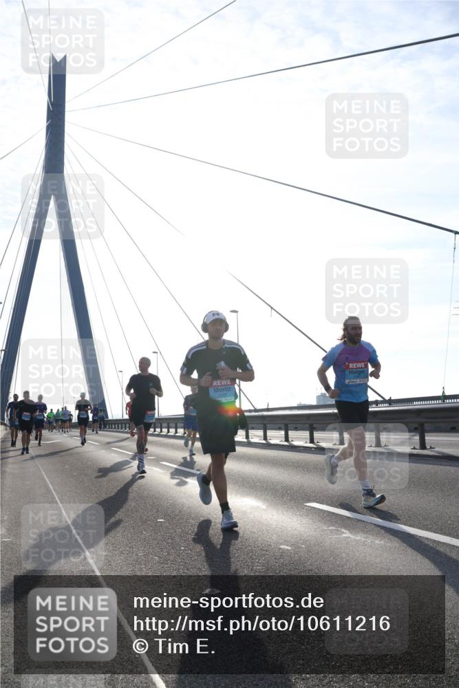 03.10.2026 - Köhlbrandbrückenlauf Tim E. http://msf.ph/oto/10611216 03.10.2026 09:26:40 Position 1  meine-sportfotos.de