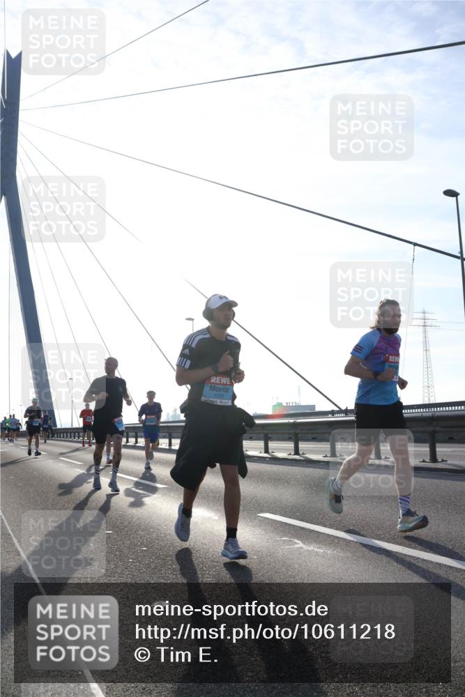 03.10.2026 - Köhlbrandbrückenlauf Tim E. http://msf.ph/oto/10611218 03.10.2026 09:26:40 Position 1 2226 meine-sportfotos.de