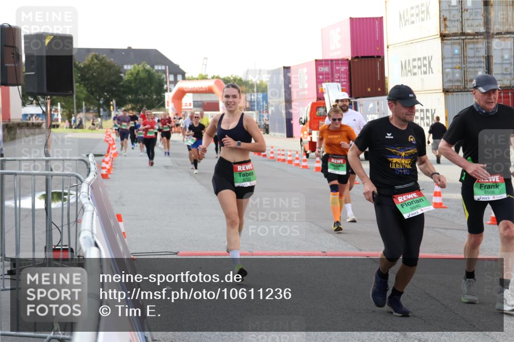 03.10.2026 - Köhlbrandbrückenlauf Tim E. http://msf.ph/oto/10611236 03.10.2026 16:17:06 Ziel 7291, 7957, 7958, 8034, 8386, 8508, 8574, 8692, 8702, 8798, 8940, 9077 meine-sportfotos.de