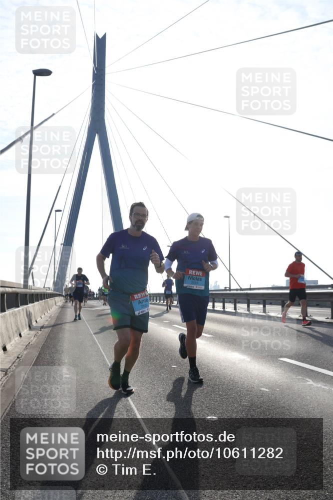 03.10.2026 - Köhlbrandbrückenlauf Tim E. http://msf.ph/oto/10611282 03.10.2026 09:26:45 Position 1 2515 meine-sportfotos.de
