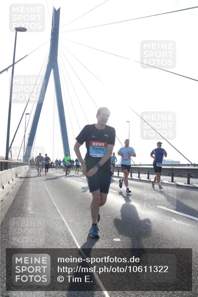 03.10.2026 - Köhlbrandbrückenlauf Tim E. http://msf.ph/oto/10611322 03.10.2026 09:26:49 Position 1 2384 meine-sportfotos.de