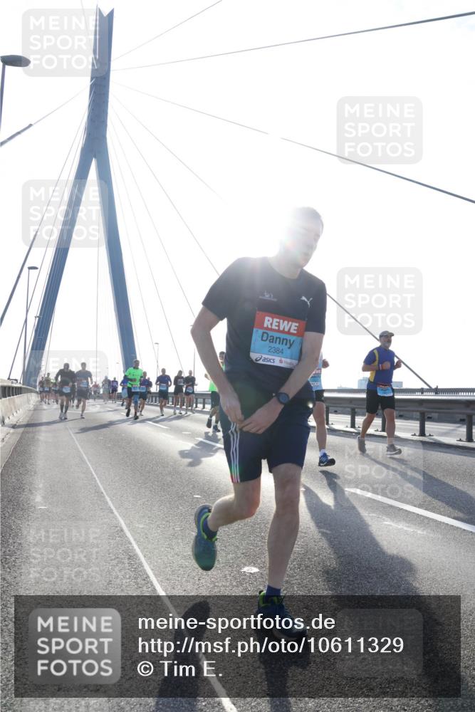 03.10.2026 - Köhlbrandbrückenlauf Tim E. http://msf.ph/oto/10611329 03.10.2026 09:26:50 Position 1 2384 meine-sportfotos.de