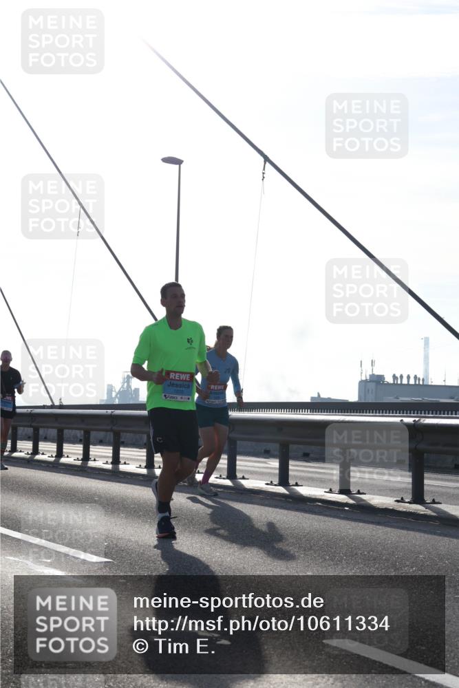 03.10.2026 - Köhlbrandbrückenlauf Tim E. http://msf.ph/oto/10611334 03.10.2026 09:26:51 Position 1 1039 meine-sportfotos.de