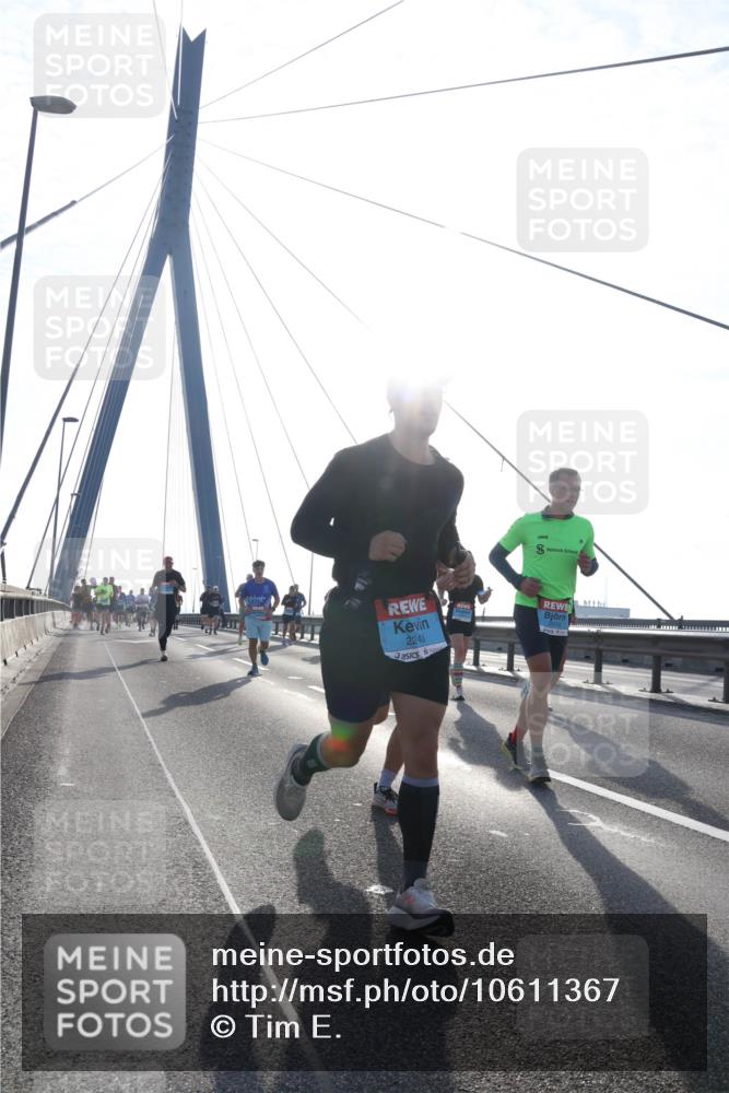 03.10.2026 - Köhlbrandbrückenlauf Tim E. http://msf.ph/oto/10611367 03.10.2026 09:26:54 Position 1 2248, 5, 2074 meine-sportfotos.de