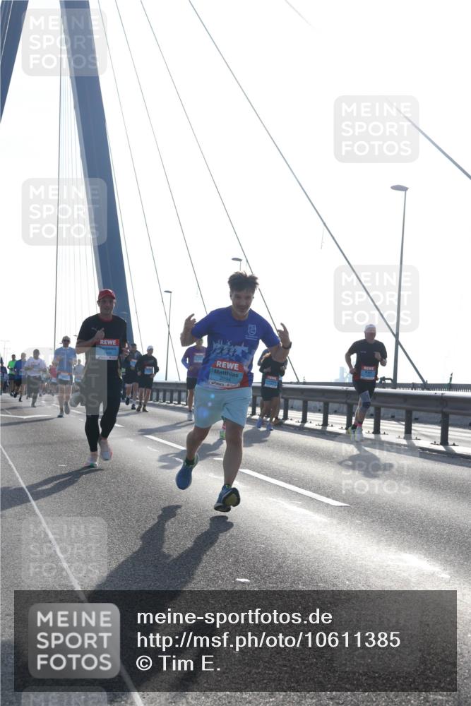 03.10.2026 - Köhlbrandbrückenlauf Tim E. http://msf.ph/oto/10611385 03.10.2026 09:26:56 Position 1 2409, 2094 meine-sportfotos.de