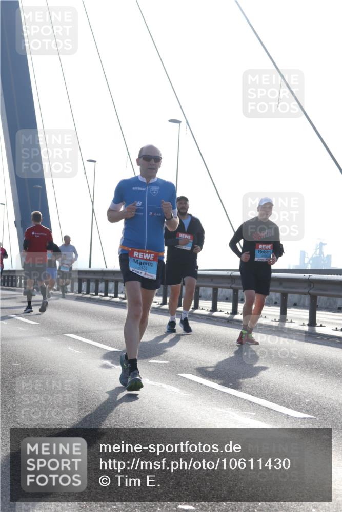 03.10.2026 - Köhlbrandbrückenlauf Tim E. http://msf.ph/oto/10611430 03.10.2026 09:27:01 Position 1 2484, 2419 meine-sportfotos.de