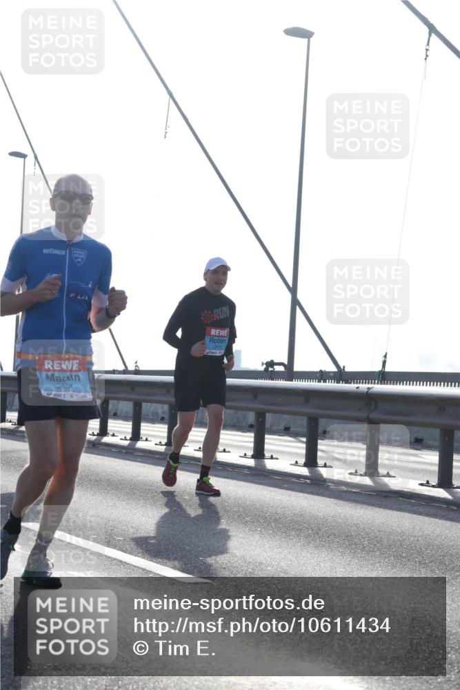 03.10.2026 - Köhlbrandbrückenlauf Tim E. http://msf.ph/oto/10611434 03.10.2026 09:27:01 Position 1 2484, 2419 meine-sportfotos.de