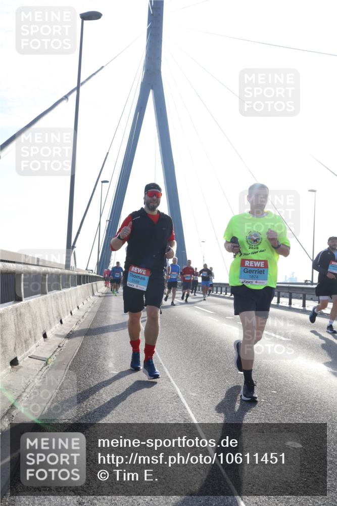 03.10.2026 - Köhlbrandbrückenlauf Tim E. http://msf.ph/oto/10611451 03.10.2026 09:27:04 Position 1 2588, 2025, 1874 meine-sportfotos.de