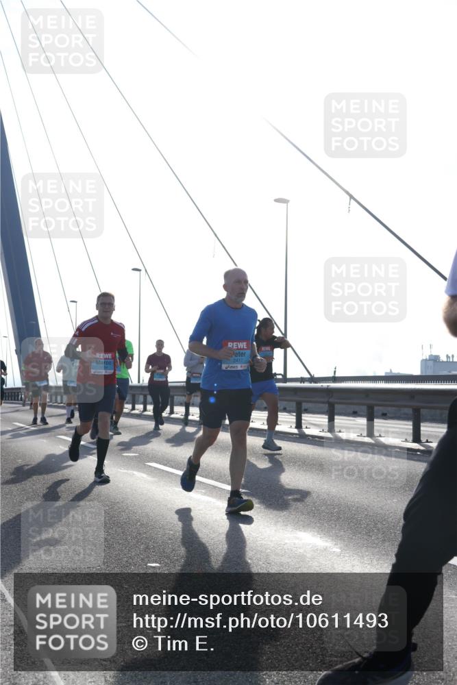 03.10.2026 - Köhlbrandbrückenlauf Tim E. http://msf.ph/oto/10611493 03.10.2026 09:27:07 Position 1 1554, 2417 meine-sportfotos.de