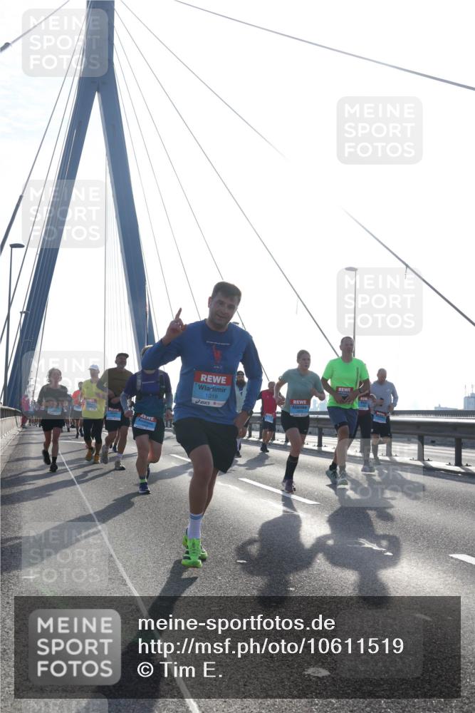 03.10.2026 - Köhlbrandbrückenlauf Tim E. http://msf.ph/oto/10611519 03.10.2026 09:27:09 Position 1 1019 meine-sportfotos.de