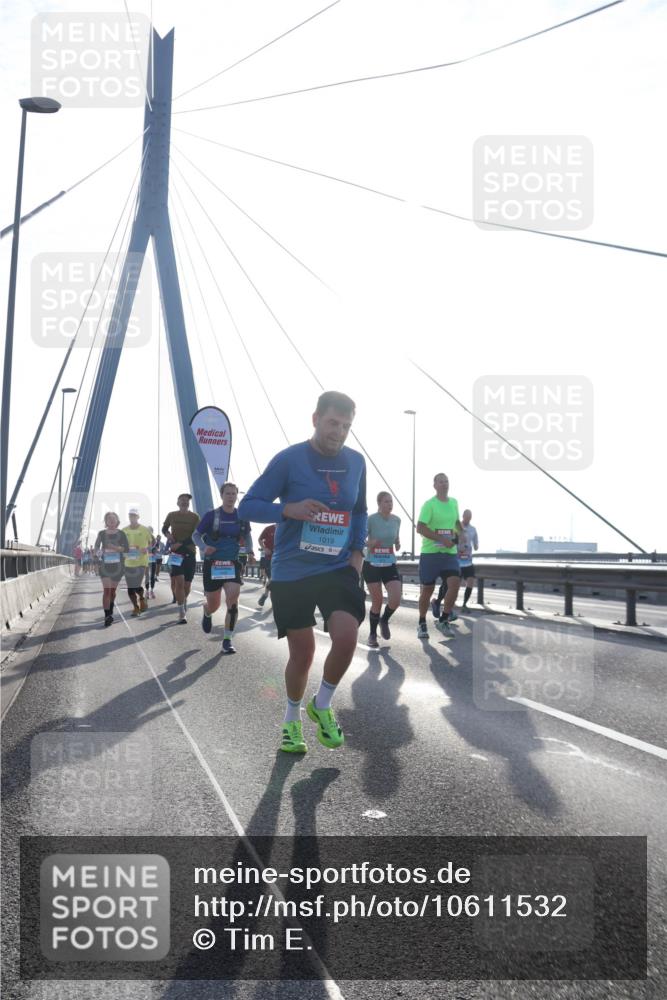 03.10.2026 - Köhlbrandbrückenlauf Tim E. http://msf.ph/oto/10611532 03.10.2026 09:27:10 Position 1 1019 meine-sportfotos.de