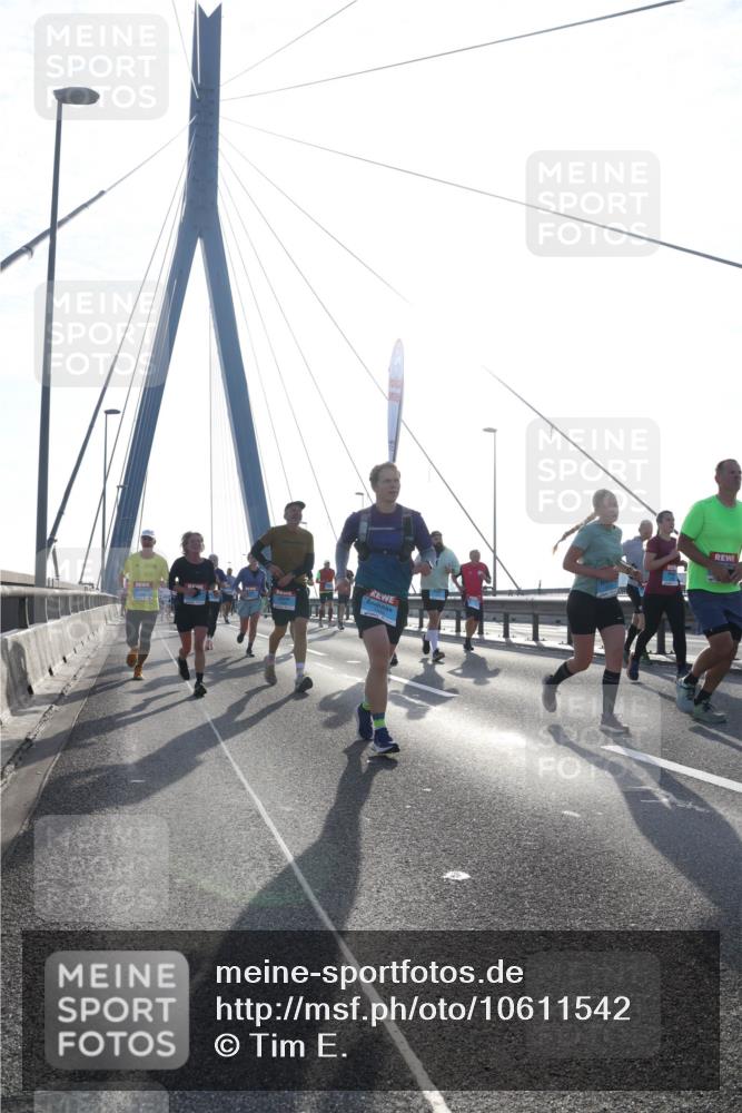 03.10.2026 - Köhlbrandbrückenlauf Tim E. http://msf.ph/oto/10611542 03.10.2026 09:27:11 Position 1  meine-sportfotos.de