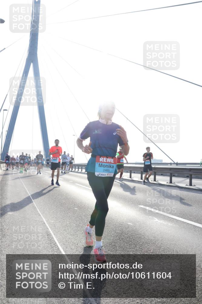 03.10.2026 - Köhlbrandbrückenlauf Tim E. http://msf.ph/oto/10611604 03.10.2026 09:27:15 Position 1 2469 meine-sportfotos.de