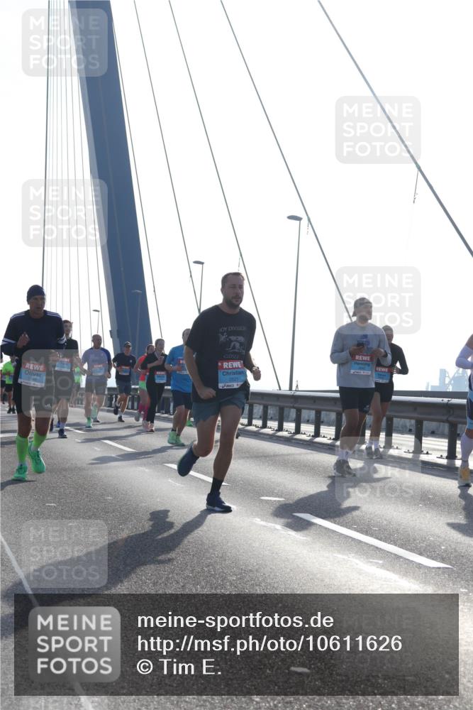 03.10.2026 - Köhlbrandbrückenlauf Tim E. http://msf.ph/oto/10611626 03.10.2026 09:27:18 Position 1 2521 meine-sportfotos.de