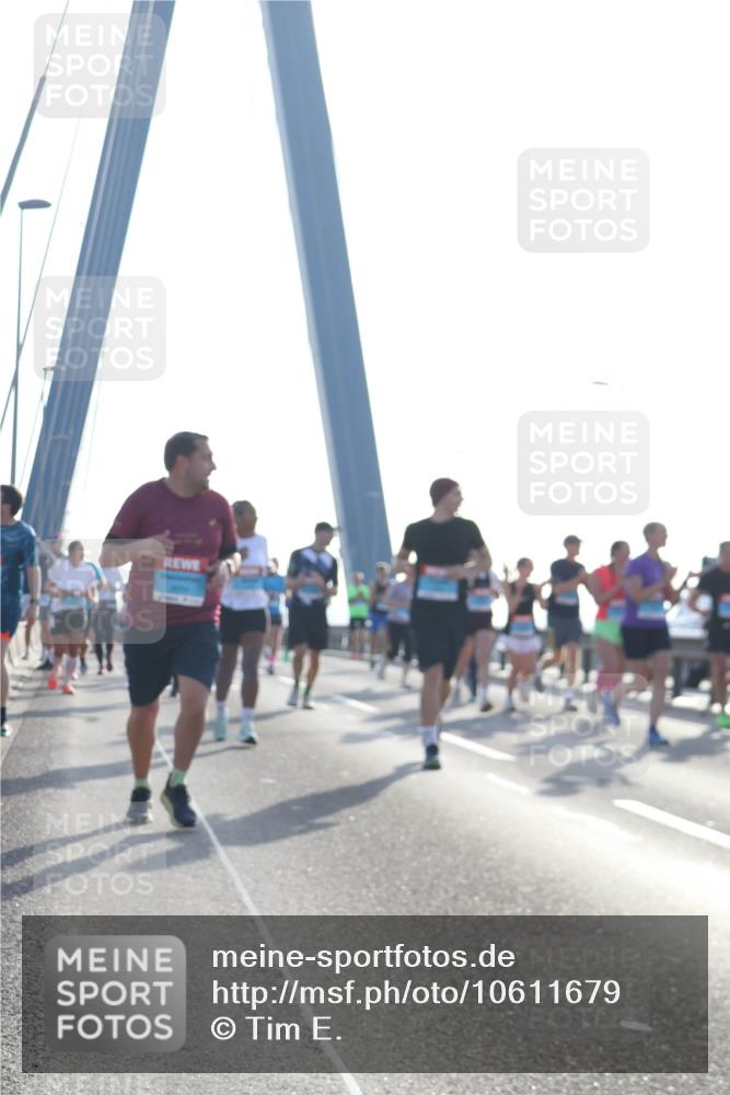 03.10.2026 - Köhlbrandbrückenlauf Tim E. http://msf.ph/oto/10611679 03.10.2026 09:27:22 Position 1  meine-sportfotos.de